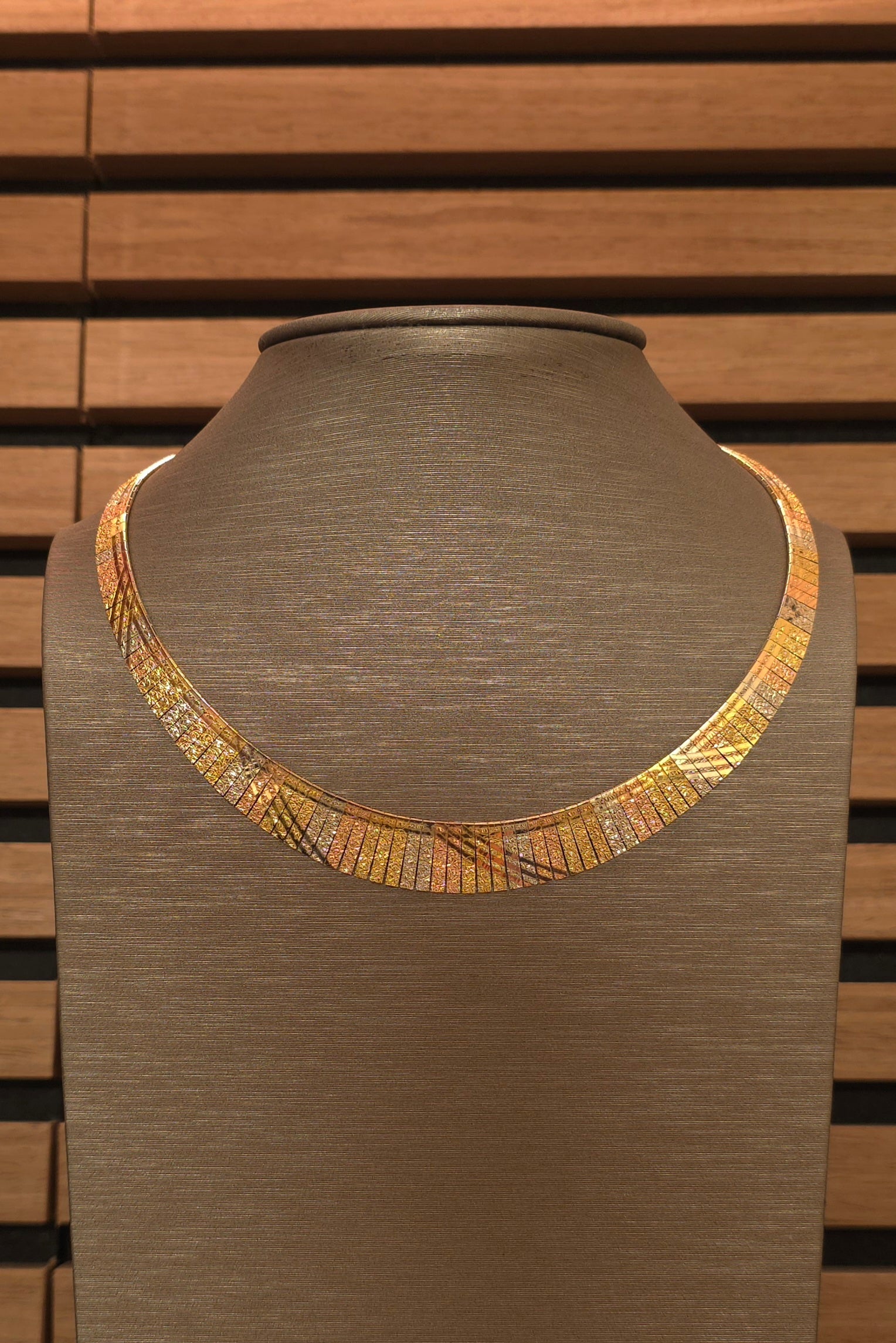 VDV008 Tricolor Gold Necklace