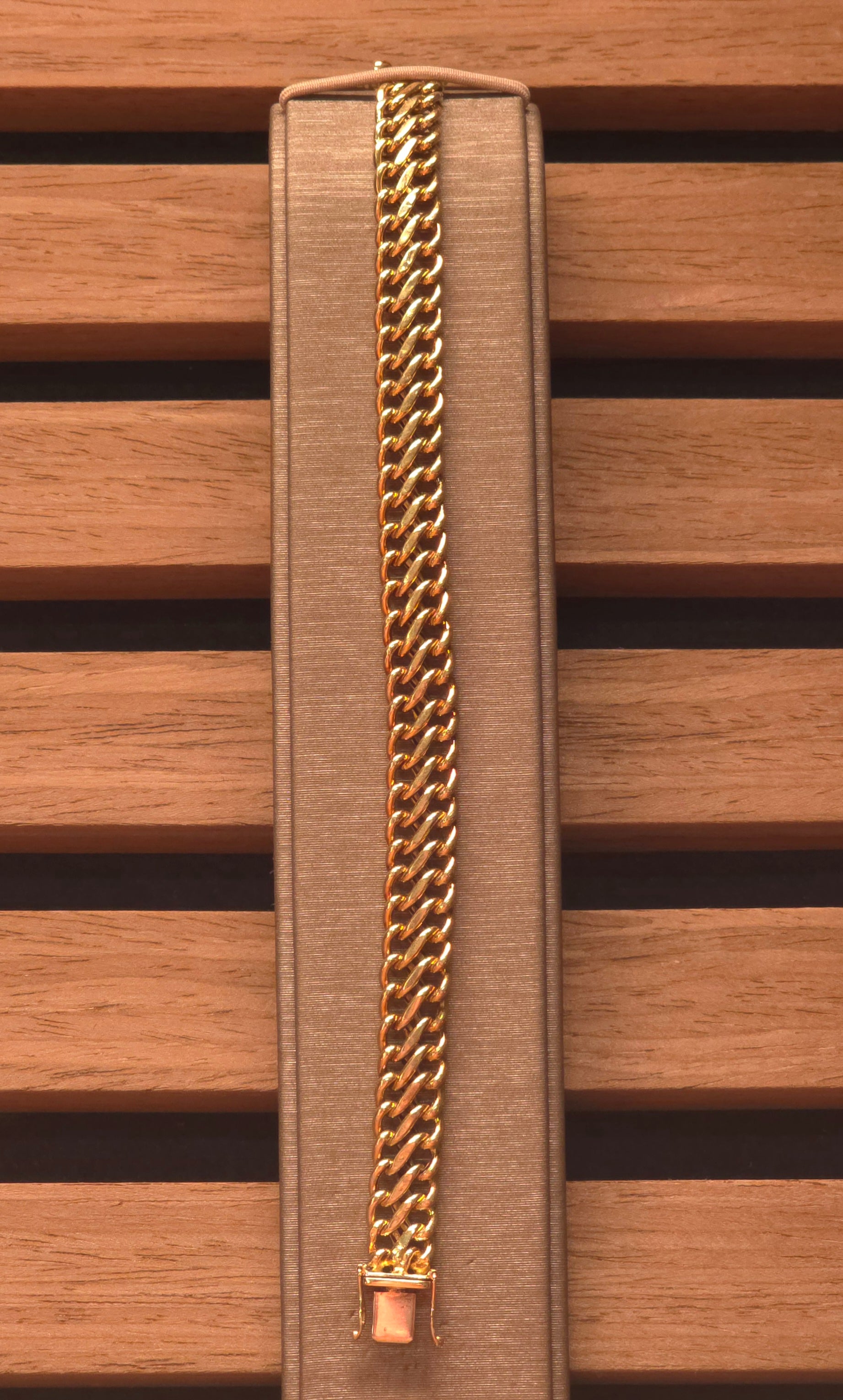 VDV035 Golden Bracelet