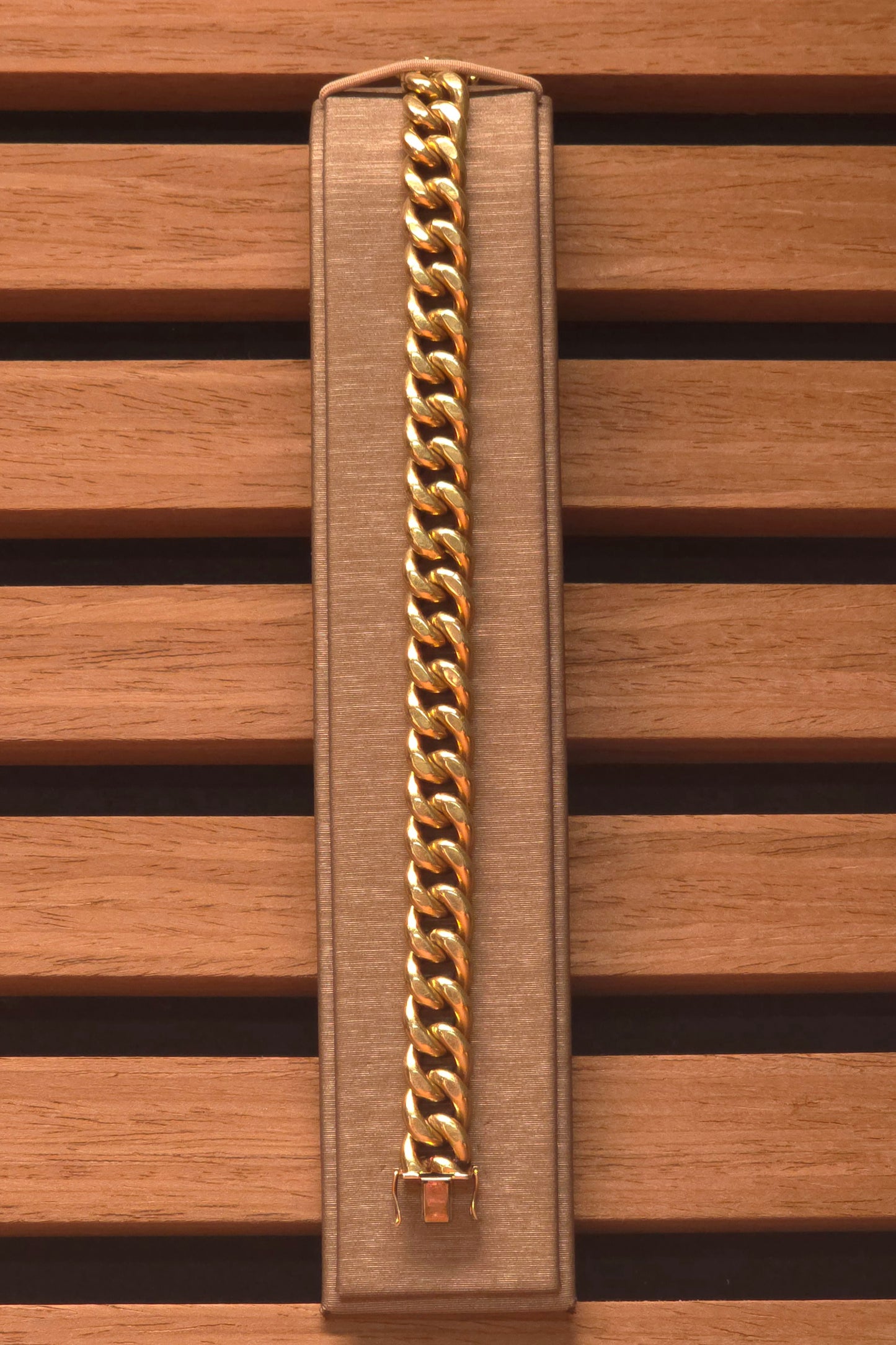 VDV002 Gold bracelet