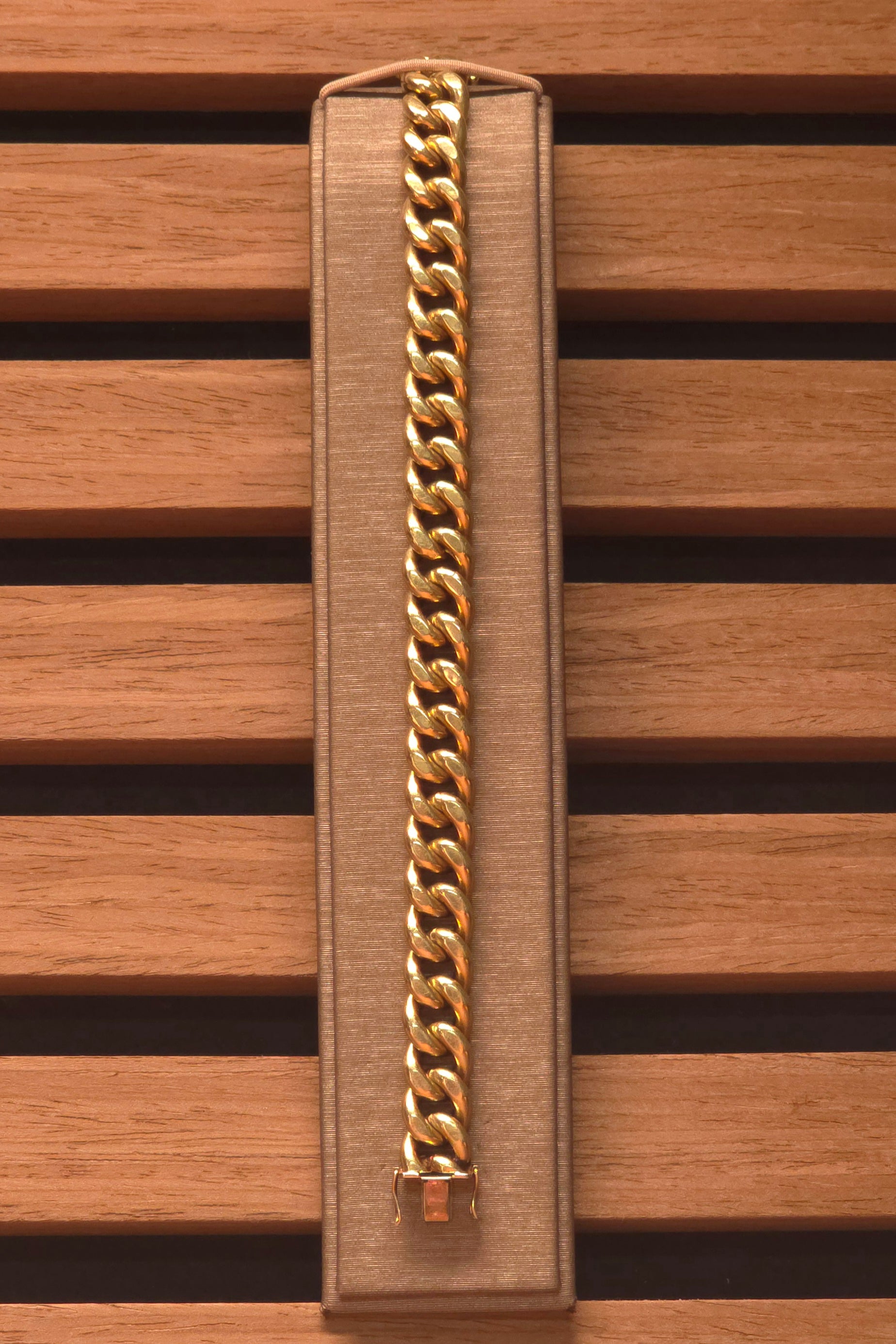 VDV002 Gold bracelet