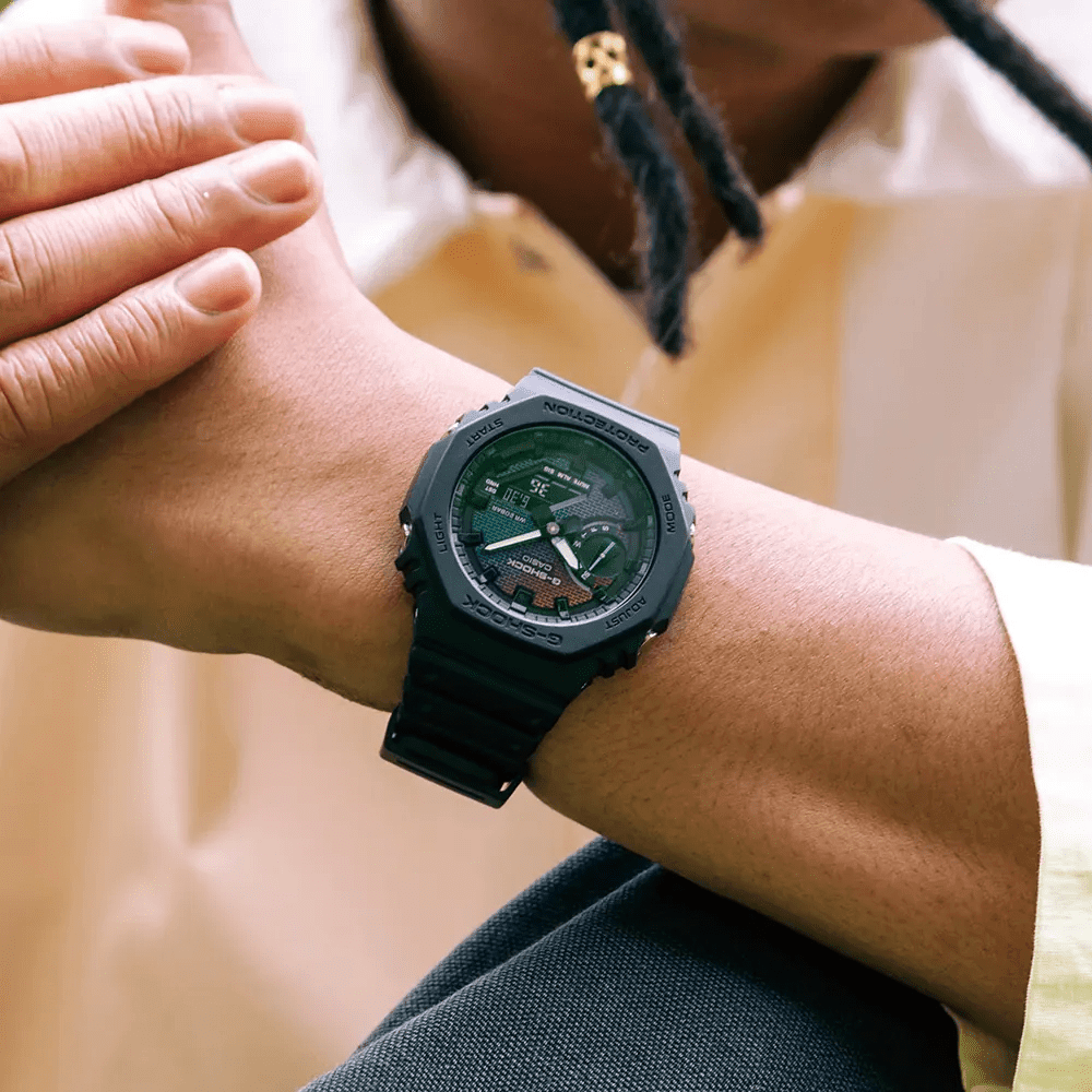 Casio G - Shock GA - 2100RW - 1AER