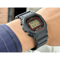 Casio G - Shock Iniesta DW - 5600AI - 1ER