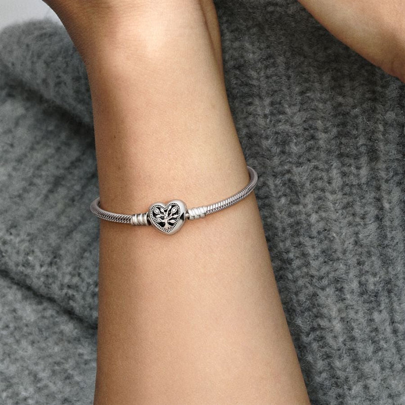 Pandora Moments Slangenschakel Armband met Hartsluiting 598827C01